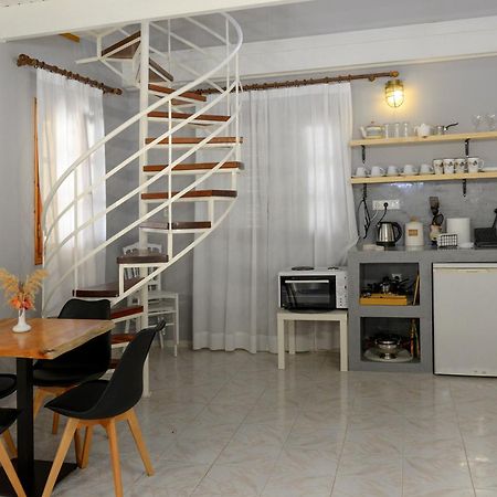 Albouro Seafront Apartments Katelios Bagian luar foto