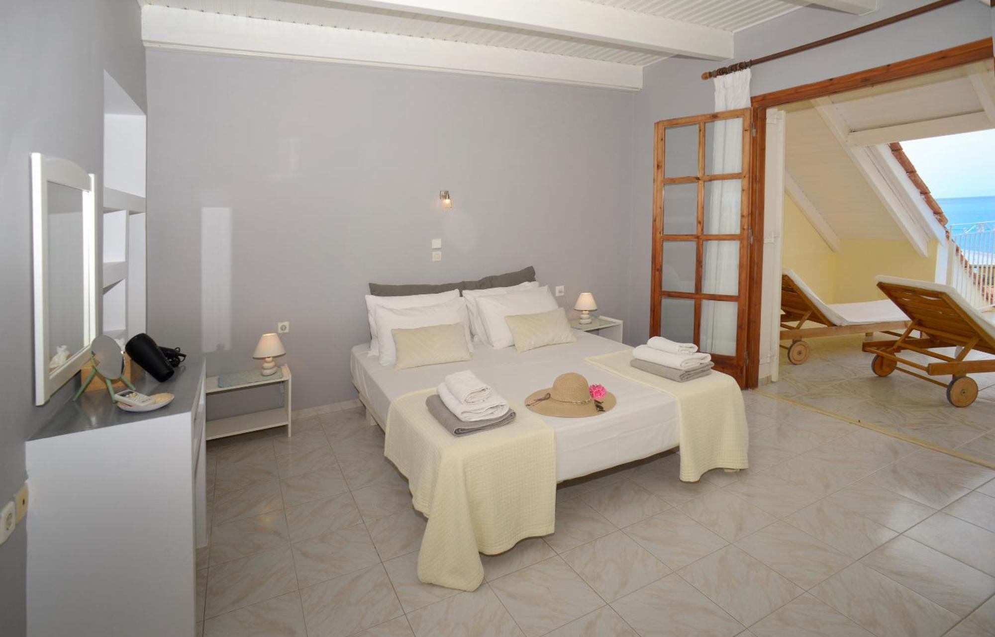Albouro Seafront Apartments Katelios Bagian luar foto