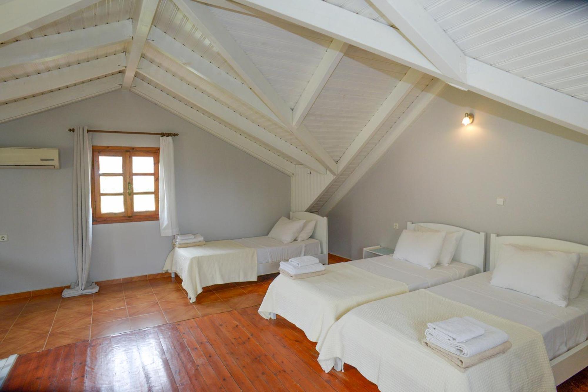 Albouro Seafront Apartments Katelios Bagian luar foto
