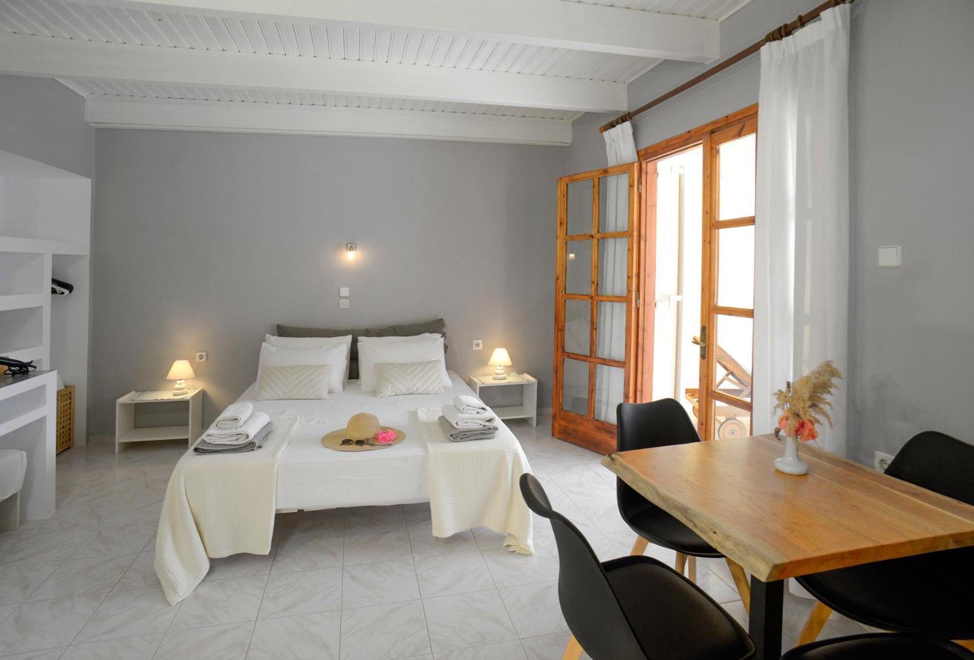 Albouro Seafront Apartments Katelios Bagian luar foto