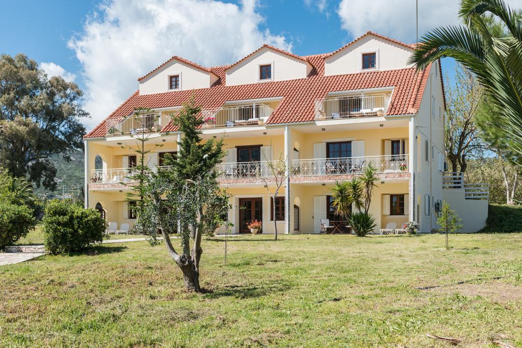 Albouro Seafront Apartments Katelios Bagian luar foto