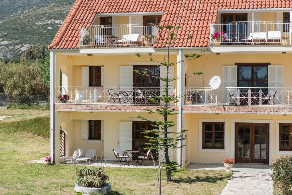 Albouro Seafront Apartments Katelios Bagian luar foto