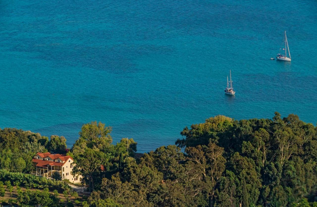 Albouro Seafront Apartments Katelios Bagian luar foto