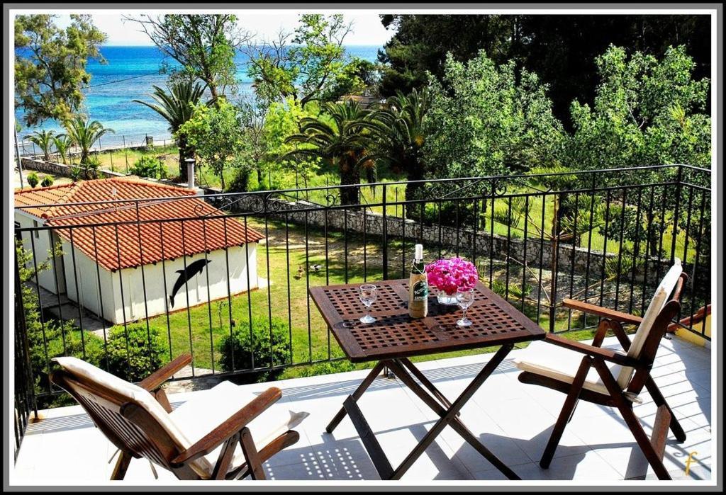Albouro Seafront Apartments Katelios Bagian luar foto